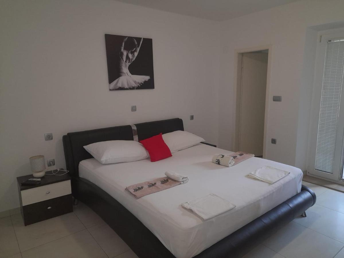Apartments Boris Baška Voda Zewnętrze zdjęcie