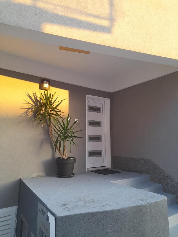 Apartments Boris Baška Voda Zewnętrze zdjęcie