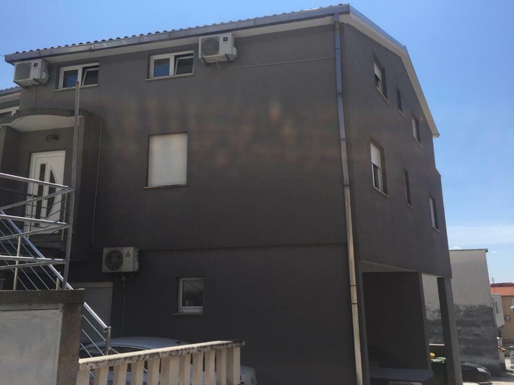 Apartments Boris Baška Voda Zewnętrze zdjęcie
